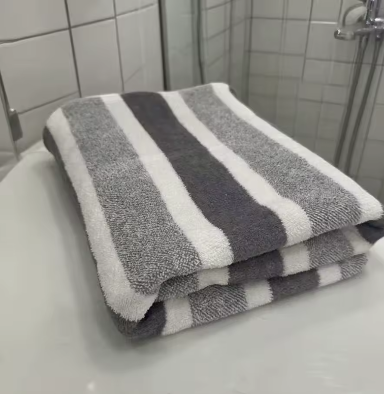 1-pack thick bath towel, strong water absorption and quick drying, non shedding, durable - very suitable for families, beaches,